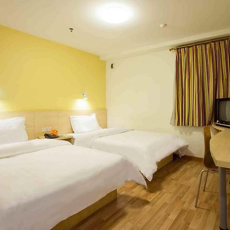 7Days Inn Changchun Renmin Avenue Pingquan Road Екстер'єр фото