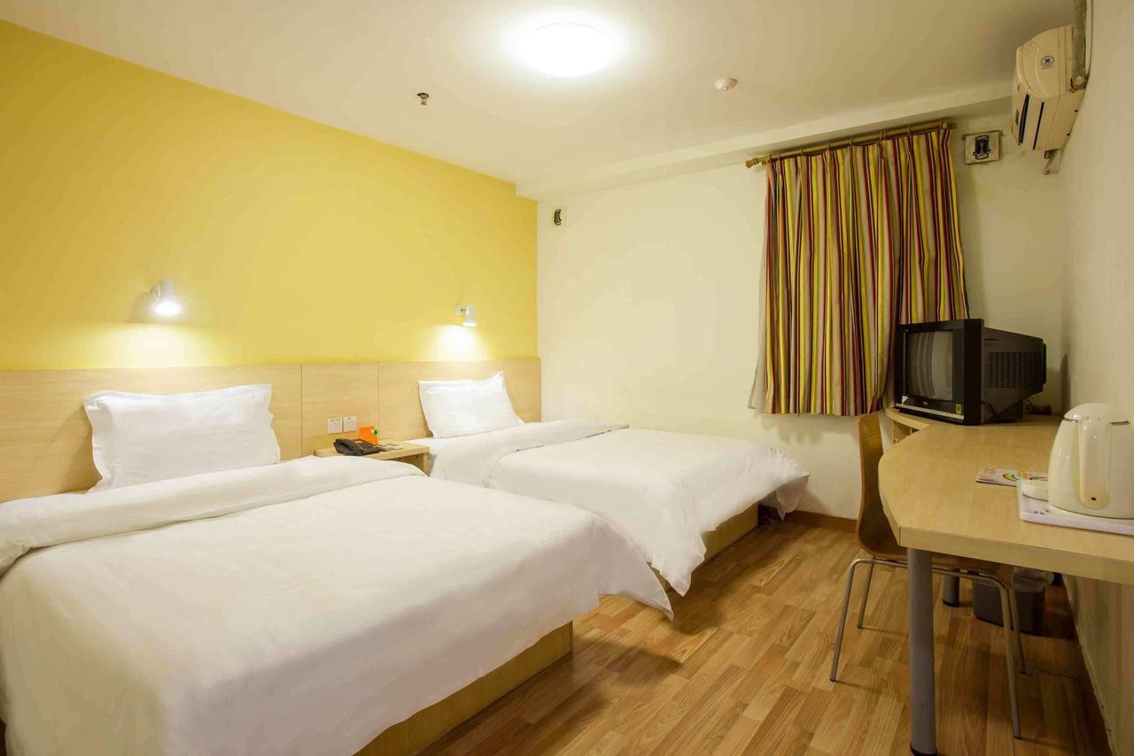 7Days Inn Changchun Renmin Avenue Pingquan Road Екстер'єр фото